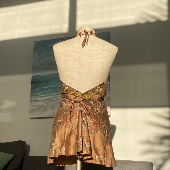 GREEN DRAGON silk butterfly strapy top with low back. - Picture 7 of 9